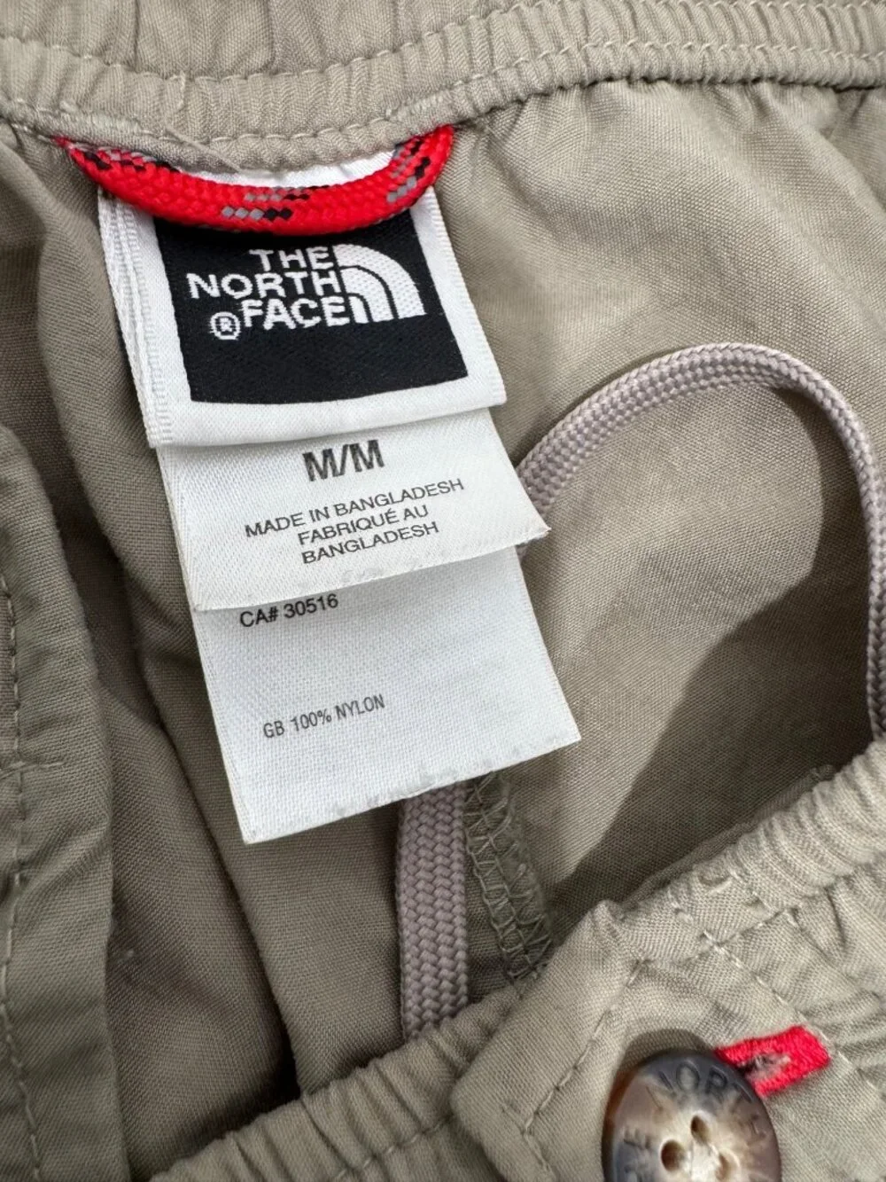 The North Face Men's Size M Convertible Nylon Cargo Pants Khaki Zip-Off Legs